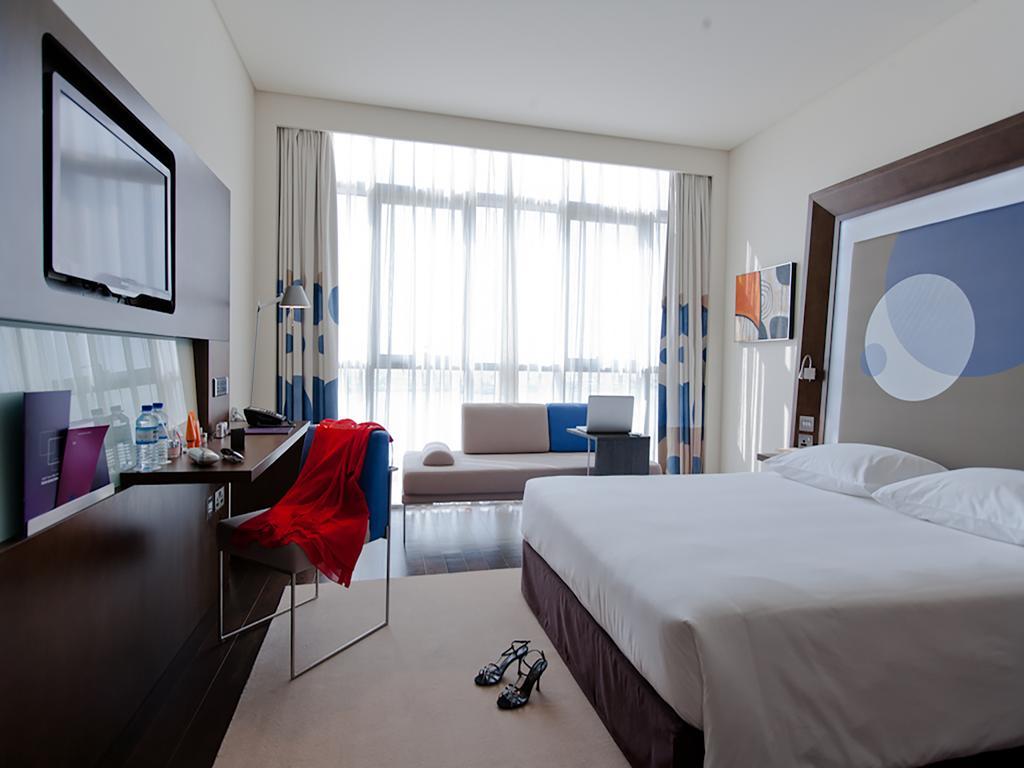 Novotel Abu Dhabi Gate Esterno foto